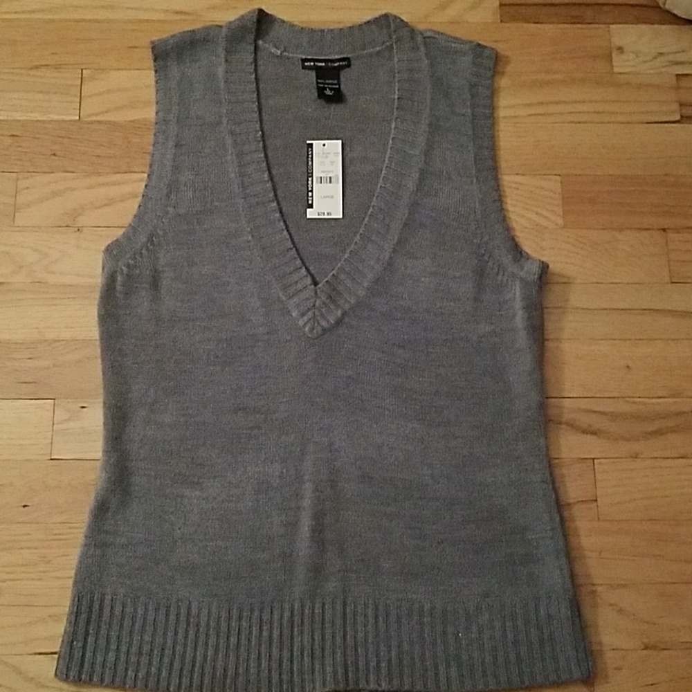 NWT Gray V-neck Sweater Vest - Large
